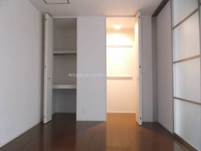 シャン・リアンＴ.Ｙ その他9