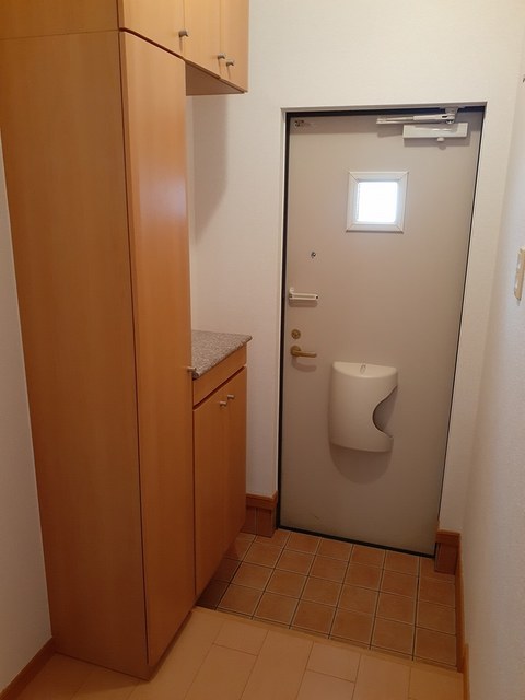 レインボー宝積 玄関