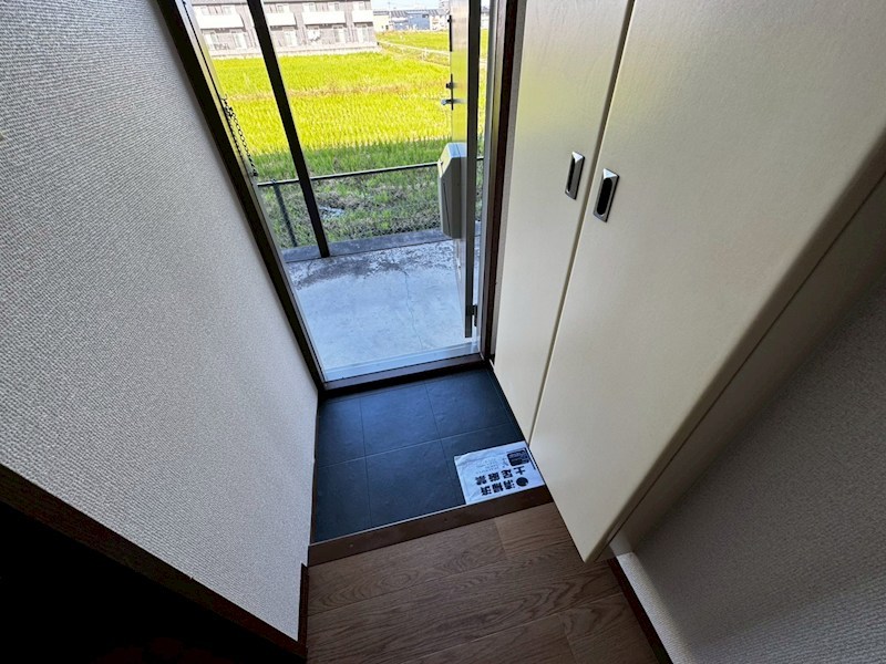 サンハイム伊勢C棟 玄関