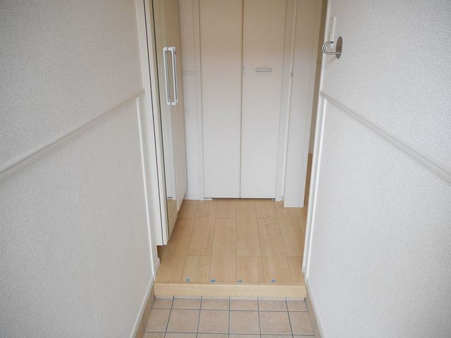 カルムハチマン 玄関