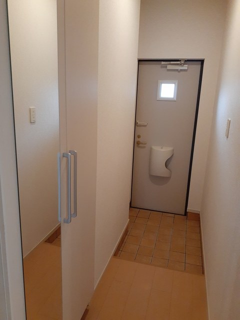 グランエスポワール 玄関