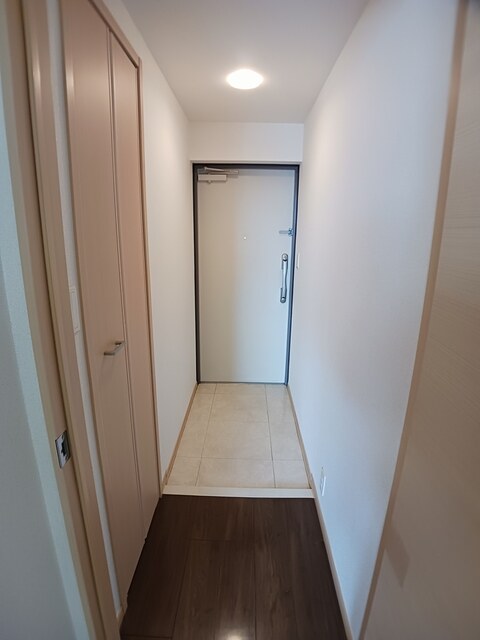 コンプリーション　アンソレイエ 玄関