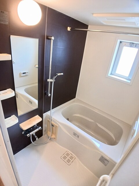 コンプリーション　アンソレイエ 風呂画像