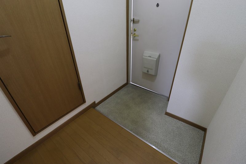 メゾン林 玄関