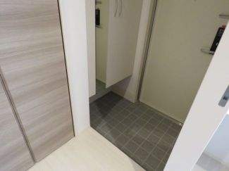 ローズパル 玄関