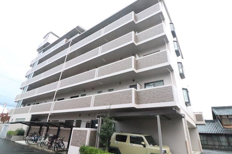 コスミックルーム21 外観