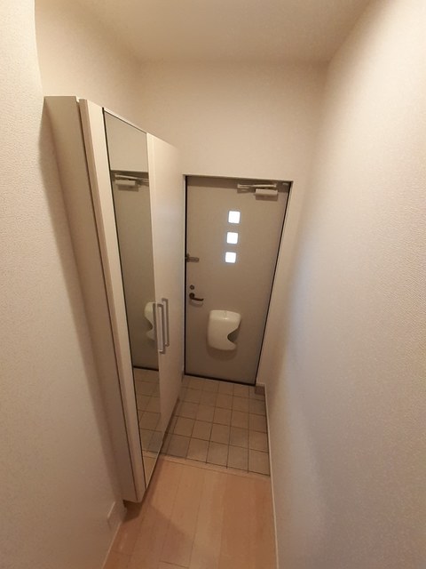 モンターニュ　リーヴル 玄関