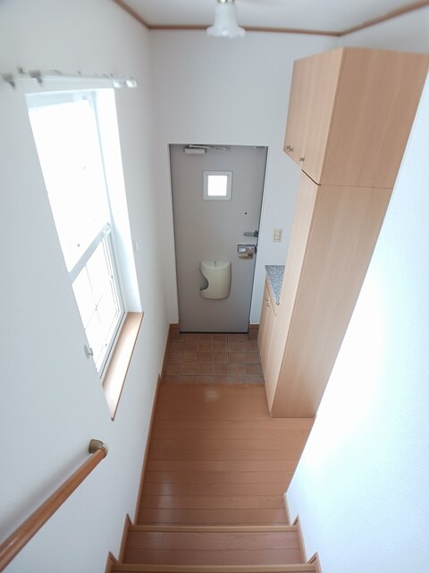 パインビレッジ９０ 玄関