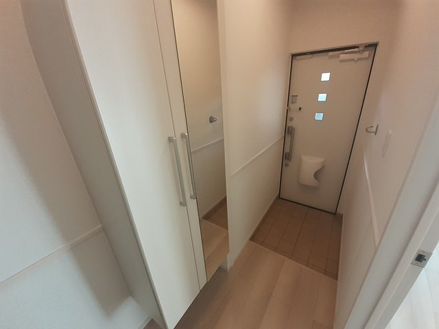 グラス　トゥリーズⅠ 玄関