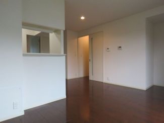 レジデンス琵琶 リビング