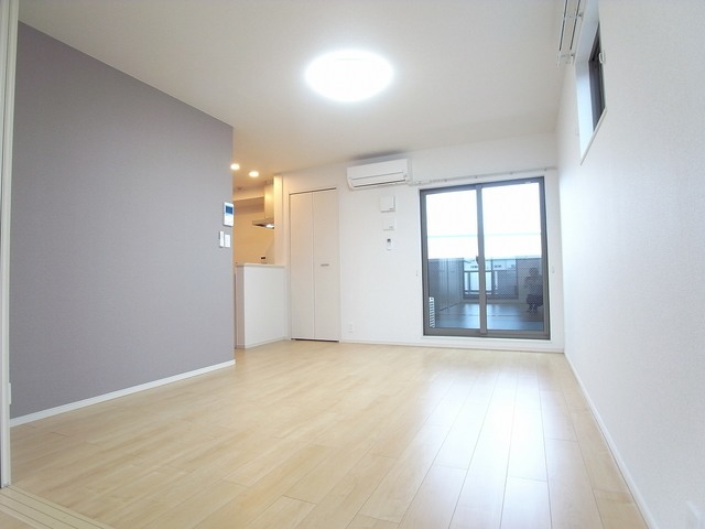 Ｃａｌｍｅ　Ｓａｉｓｏｎ リビング