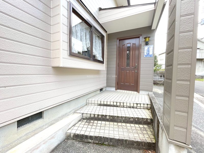 稲津３丁目　貸家 玄関