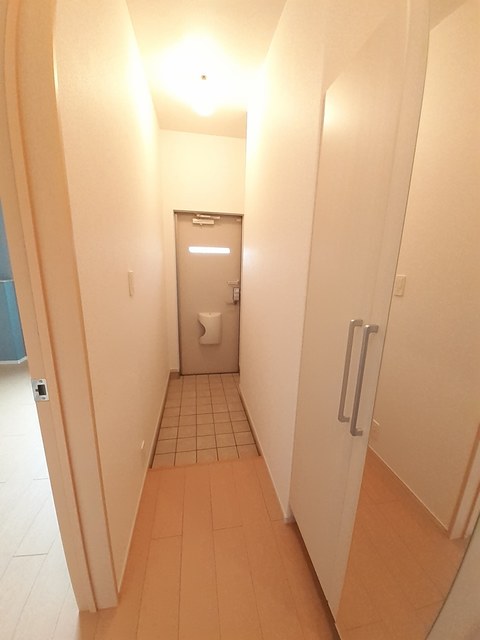 カーサ・デルソーレⅢ 玄関