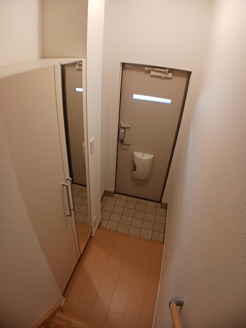 プラシード沖野 玄関