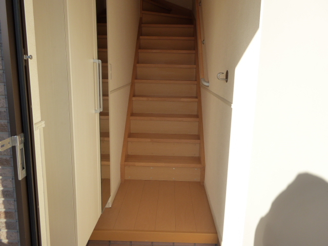 プラシード緑町 玄関