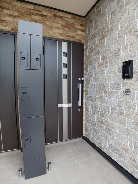 Ｙフォレスト五個荘 玄関