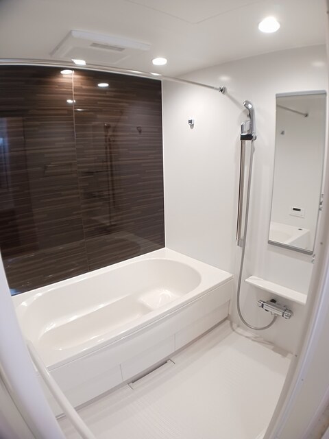 ウォーク，ドント　ラン 風呂画像