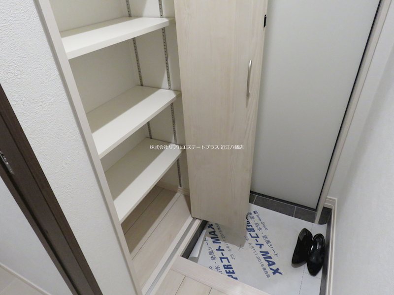グッドライフステージ八日市清水 玄関