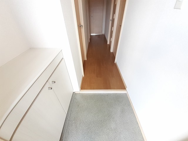 クレストコート 玄関