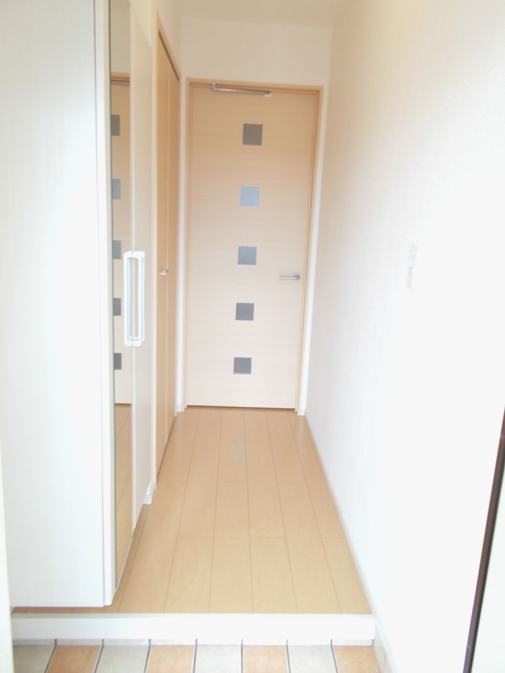 クレール聖徳Ｃ 玄関