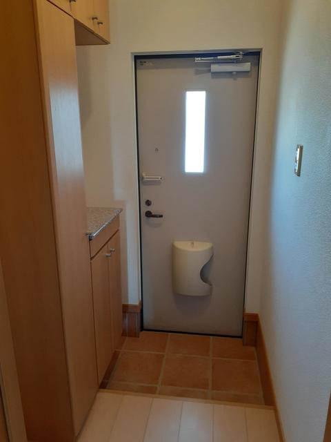 ヴィラ　アンソレイエⅢ 玄関