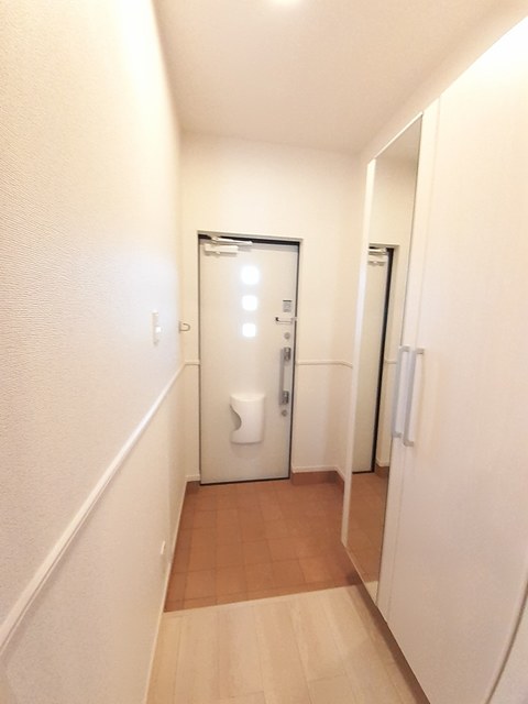 フローラ愛知川 玄関