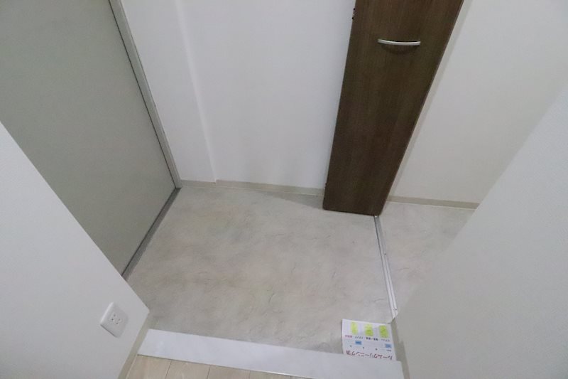 ボヌール・ロジェ  玄関