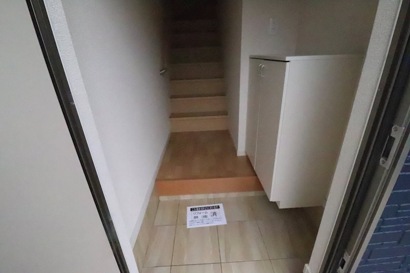 ラフィネシャトー 玄関