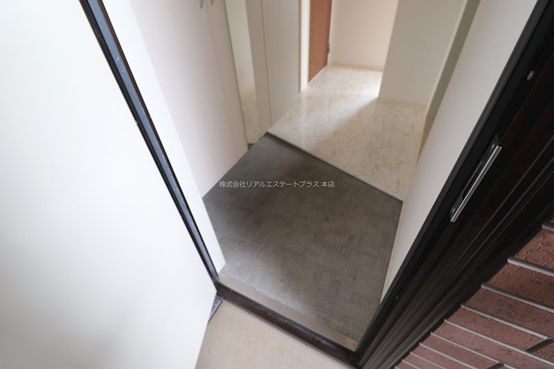 マーベル　コンフォート  玄関