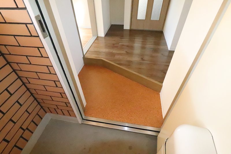 イーストピース守山 玄関