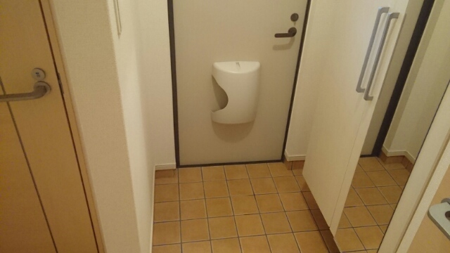 ブローテＢ 玄関