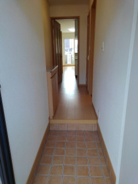 モンプ－カ　２８ 玄関