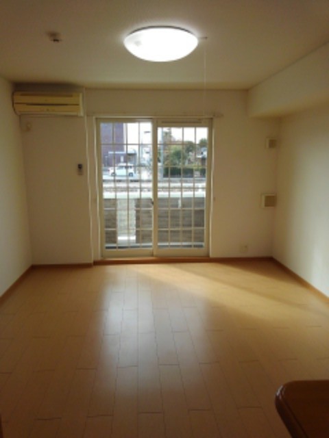 モンプ－カ　２８ リビング