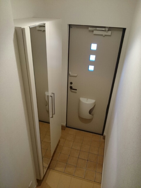 プラシード 玄関