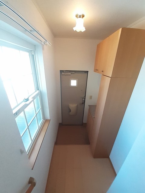 レインボー宝積 玄関