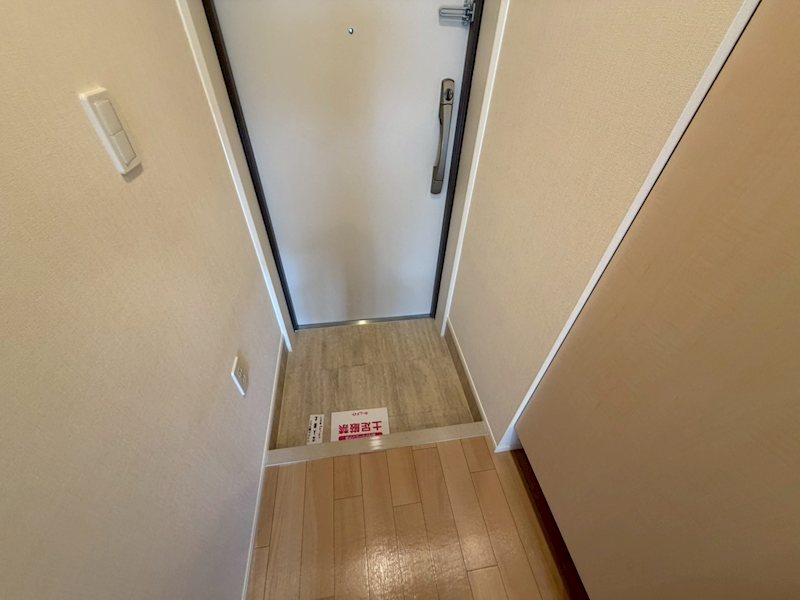クロスビレッジ 玄関