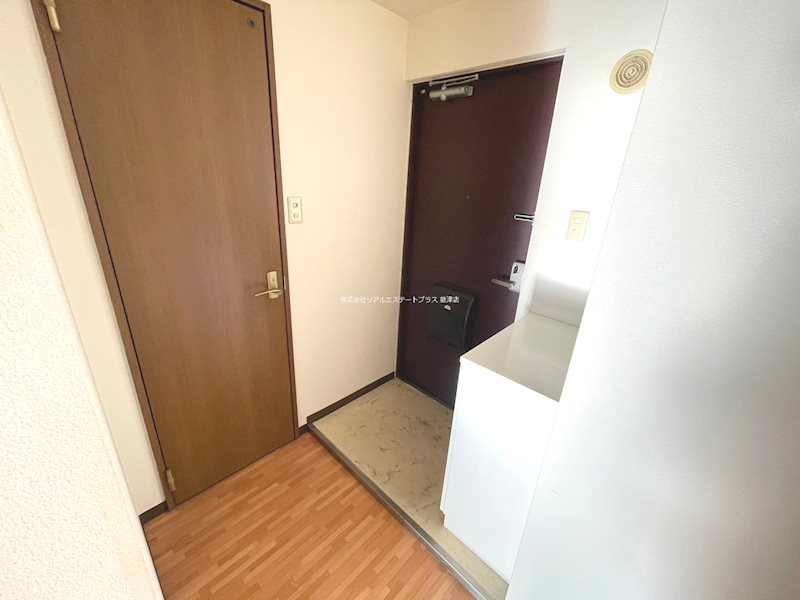 コーポスクエア 玄関