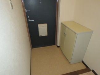 フォルクス淡海 玄関