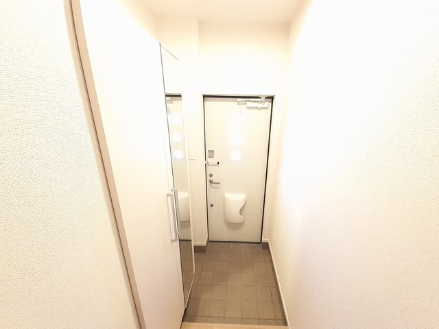 シャン・ド・フルールⅠ 玄関