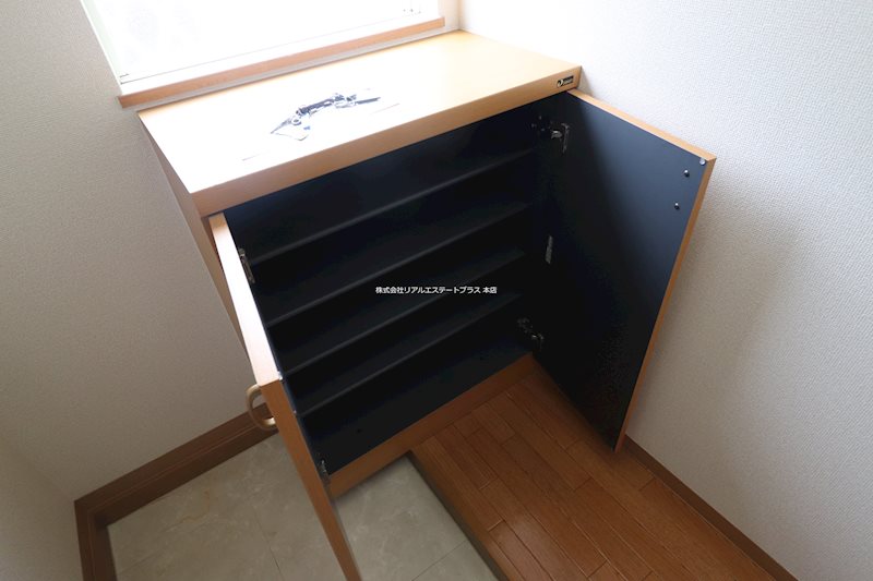 ラディエI 玄関