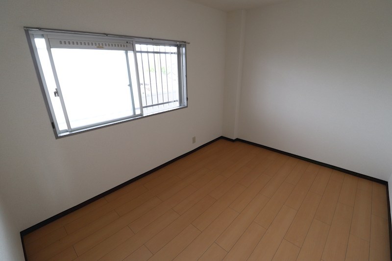 クレストコート ベッドルーム