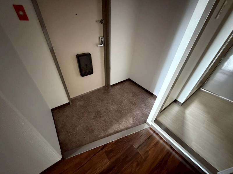 1stヴァンサン館 玄関