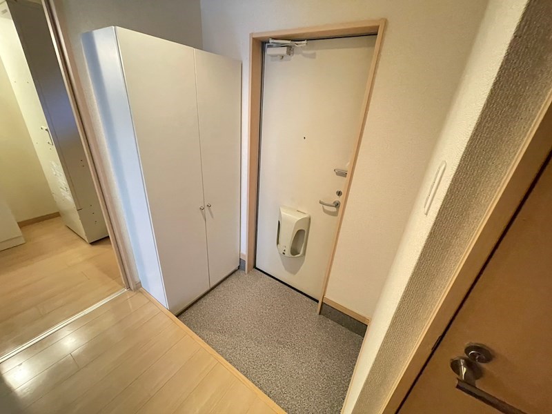 ア・レーズⅡ番館 玄関