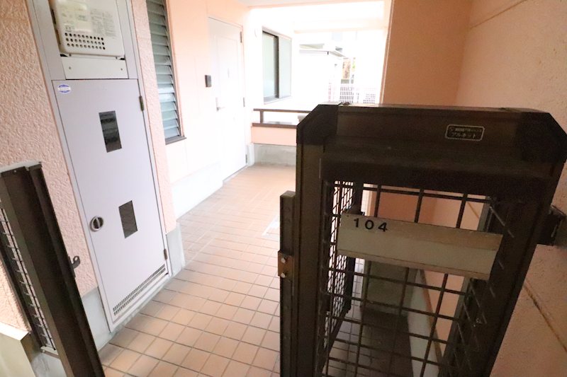 ヴィラ守山 玄関