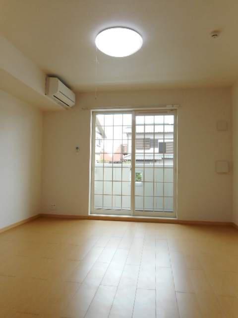 コータ・コート　Ｆ リビング