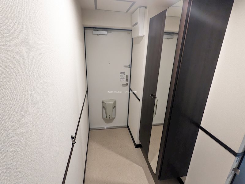 アンソレイエ 玄関