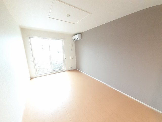 カルムオウミ リビング