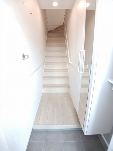 ミウ・ヴィーヴル 玄関