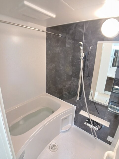 ミウ・ヴィーヴル 風呂画像