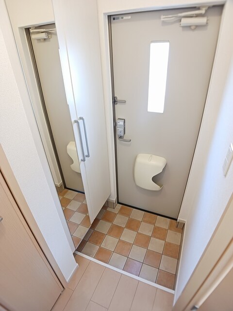 ノール・アンソレイエＳＳＳＳ 玄関